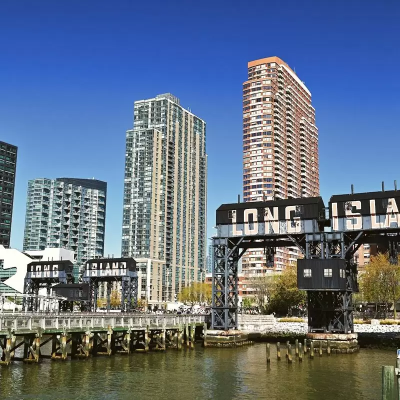 Gantry Plaza State Park